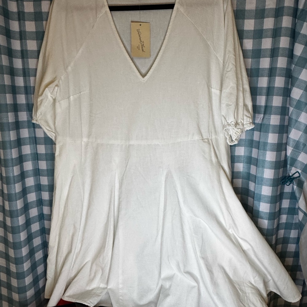 🎀🎀Target White V-Neck Midi Dress